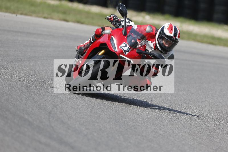 Archiv-2025/49 26.08.2025 Cornu Master School ADR/gruen-vert/22